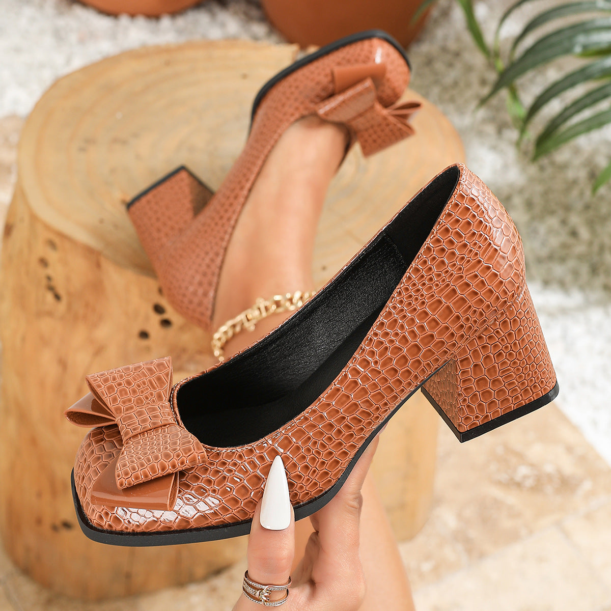 JANE BOW SQUARE TOE HEELS