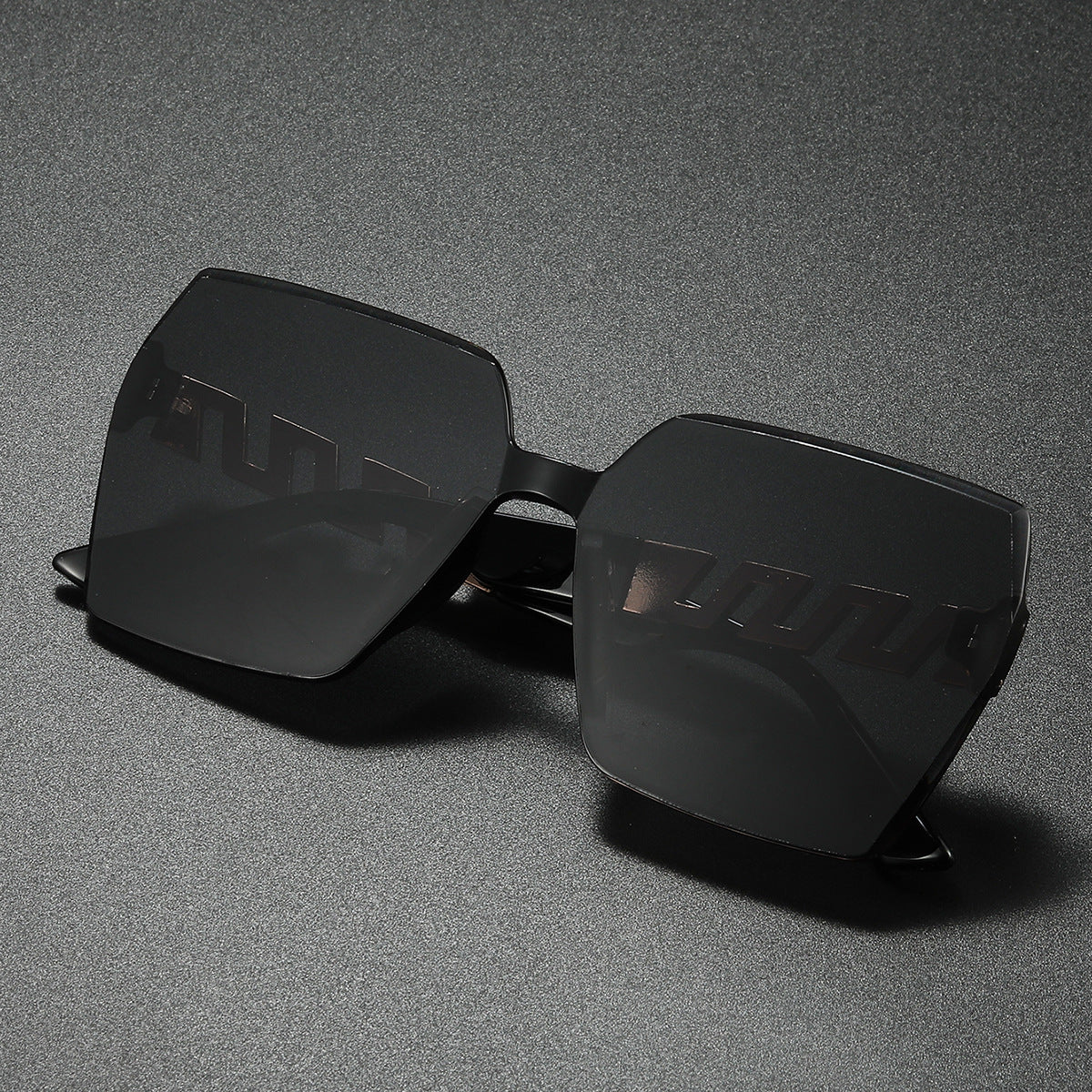 VANTI OVERSIZED SHADES