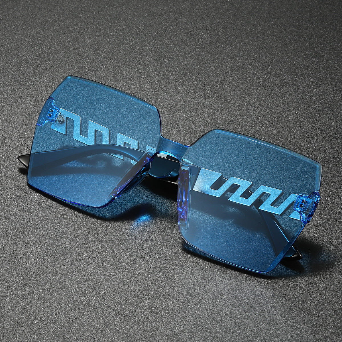 VANTI OVERSIZED SHADES