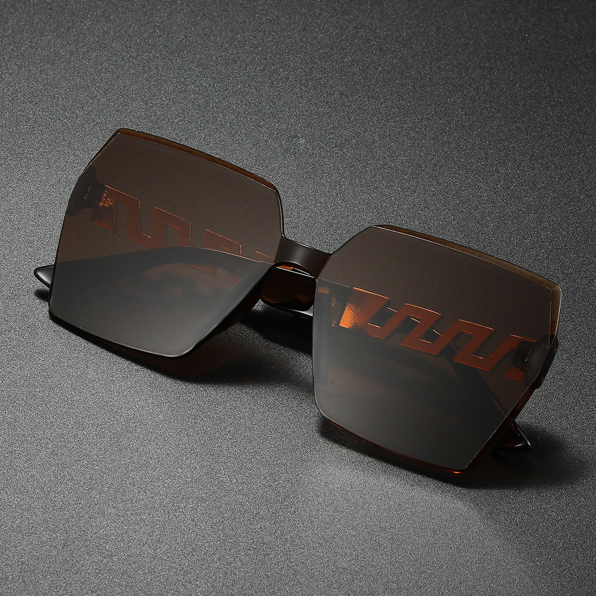 VANTI OVERSIZED SHADES