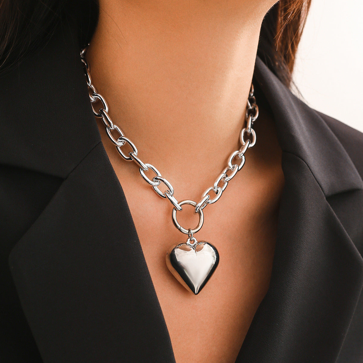 RUBELLA HEARTLINK NECKLACE